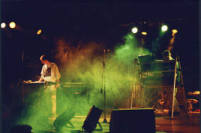 luen1.JPG (10076 Byte)